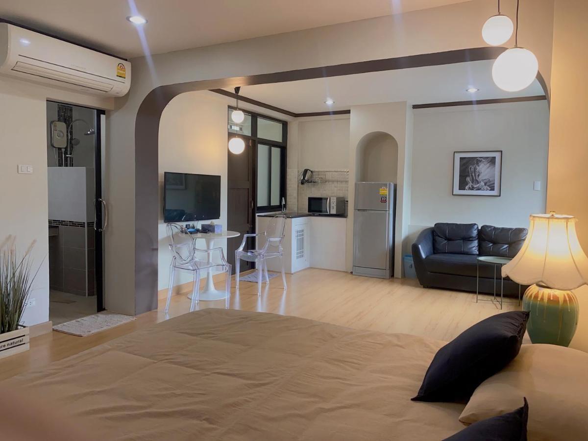 October Hostel Chiangmai شيانغ ماي المظهر الخارجي الصورة