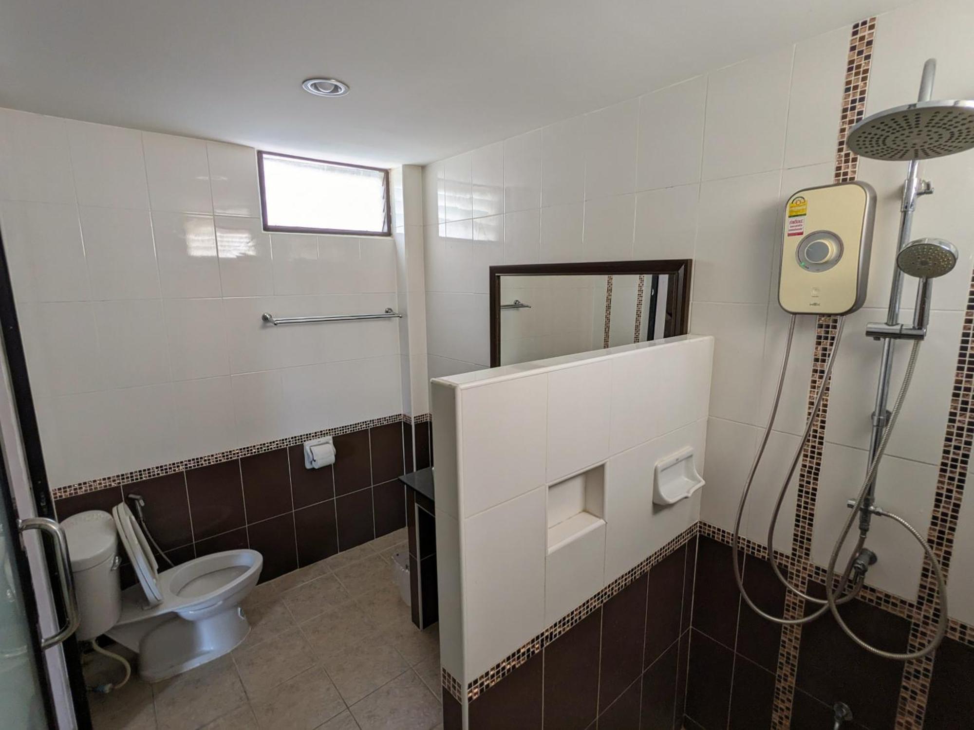 October Hostel Chiangmai شيانغ ماي المظهر الخارجي الصورة