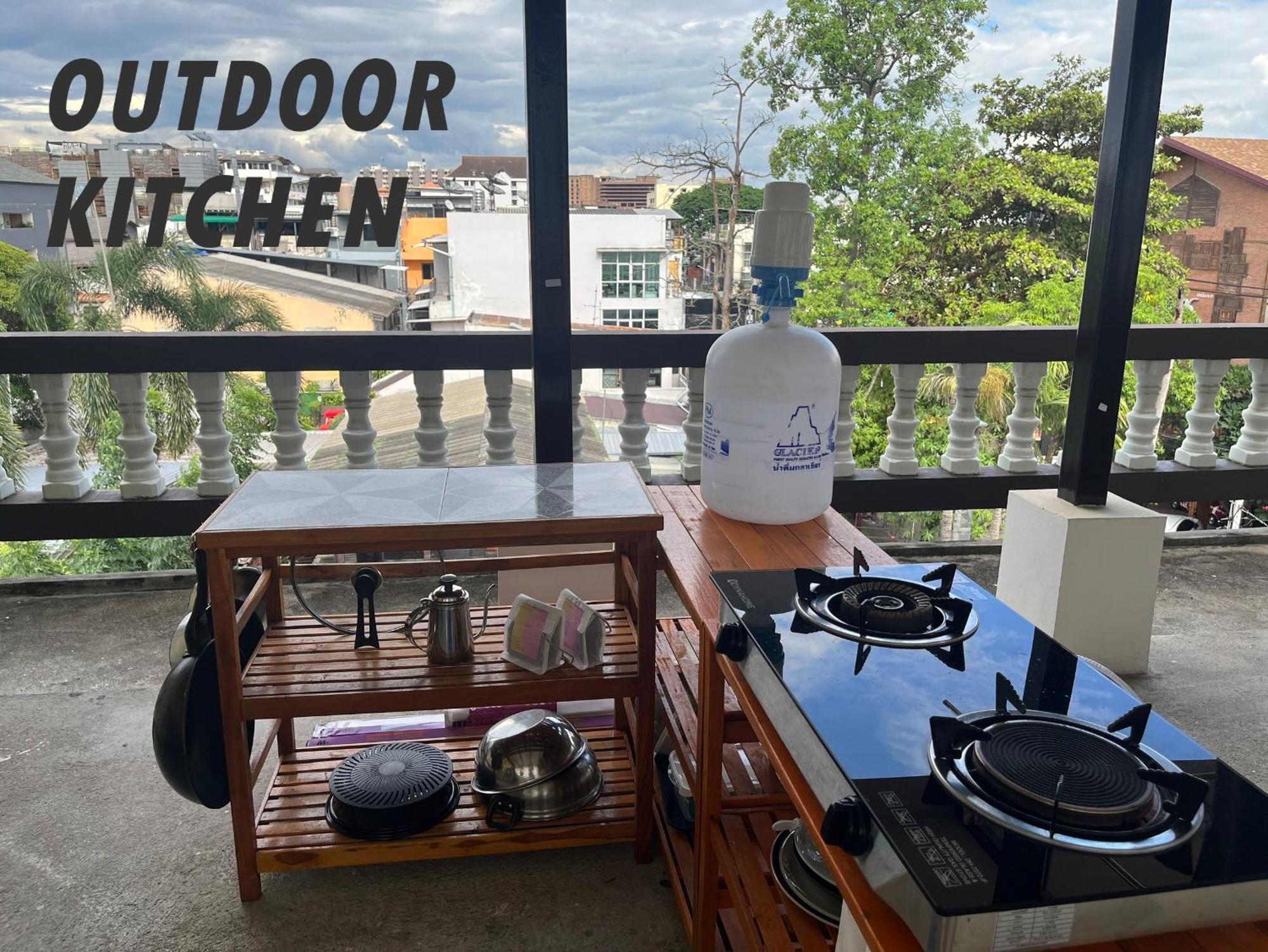 October Hostel Chiangmai شيانغ ماي المظهر الخارجي الصورة