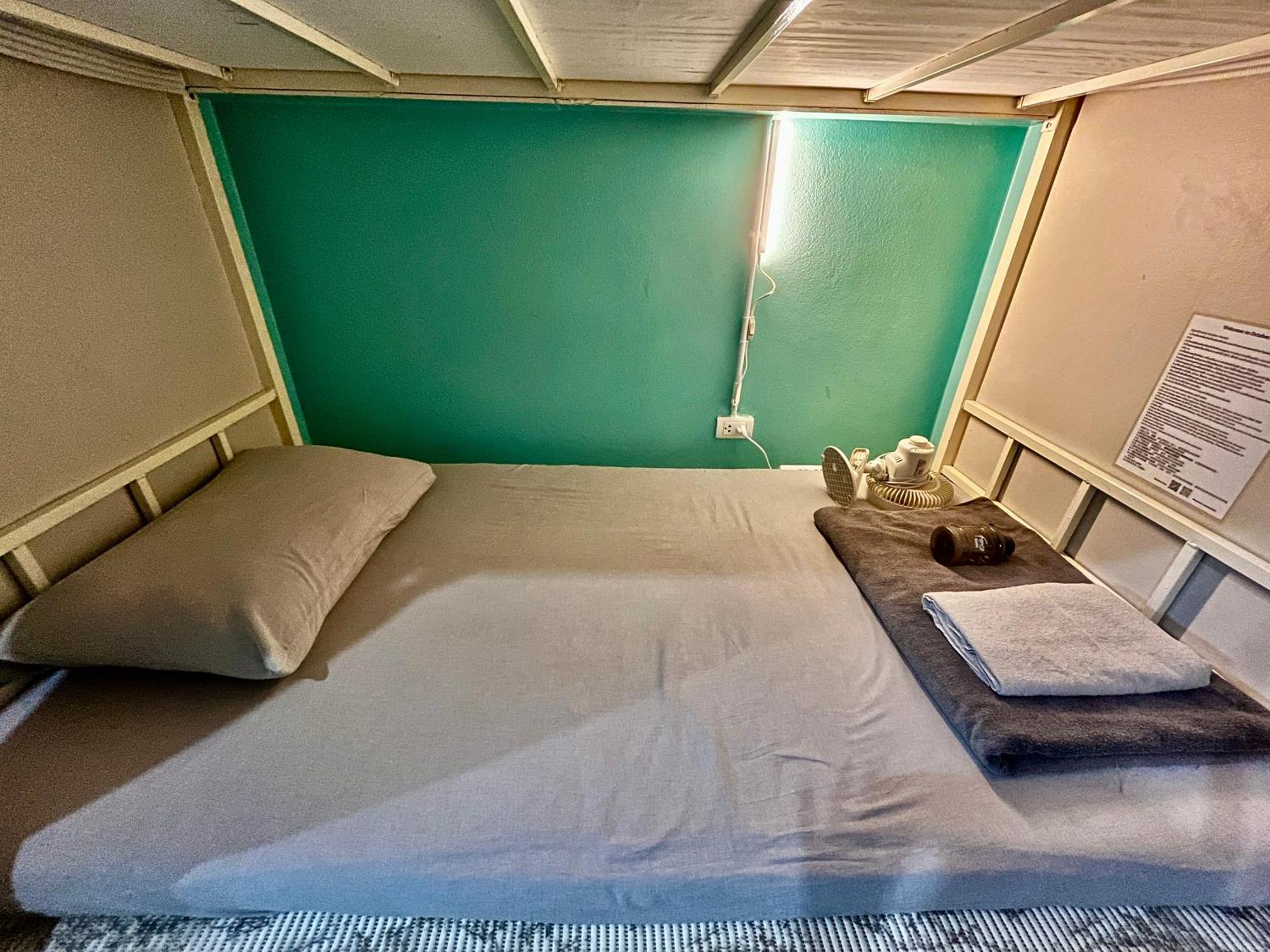 October Hostel Chiangmai شيانغ ماي المظهر الخارجي الصورة