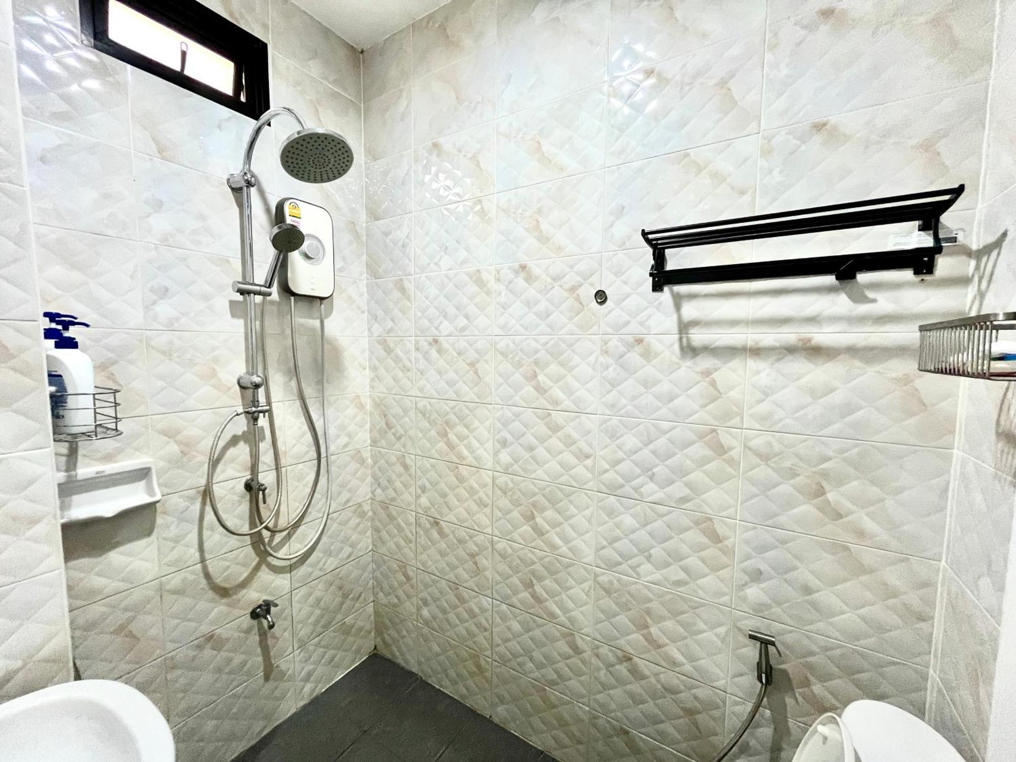 October Hostel Chiangmai شيانغ ماي المظهر الخارجي الصورة